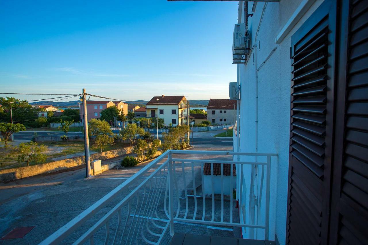 Lanterna Rooms Turanj Εξωτερικό φωτογραφία