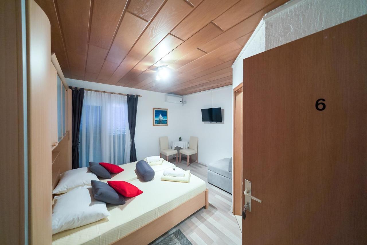 Lanterna Rooms Turanj Εξωτερικό φωτογραφία