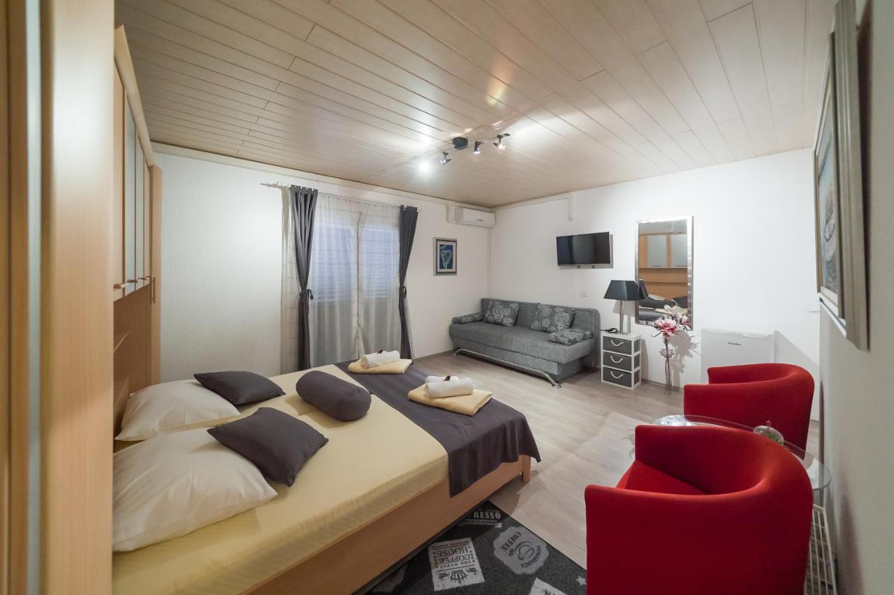 Lanterna Rooms Turanj Εξωτερικό φωτογραφία