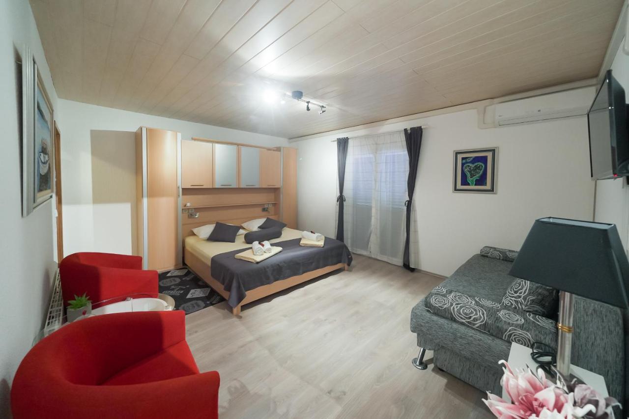 Lanterna Rooms Turanj Εξωτερικό φωτογραφία