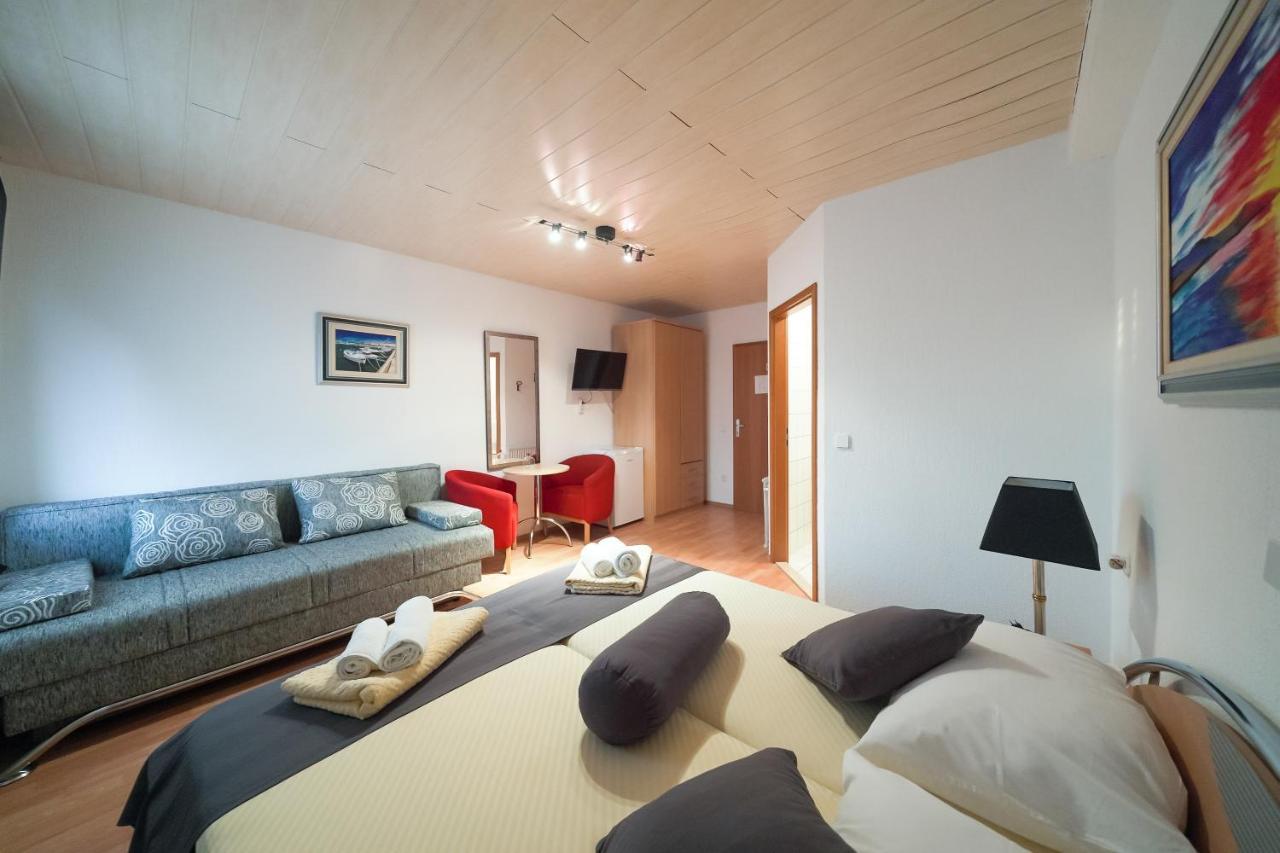 Lanterna Rooms Turanj Εξωτερικό φωτογραφία