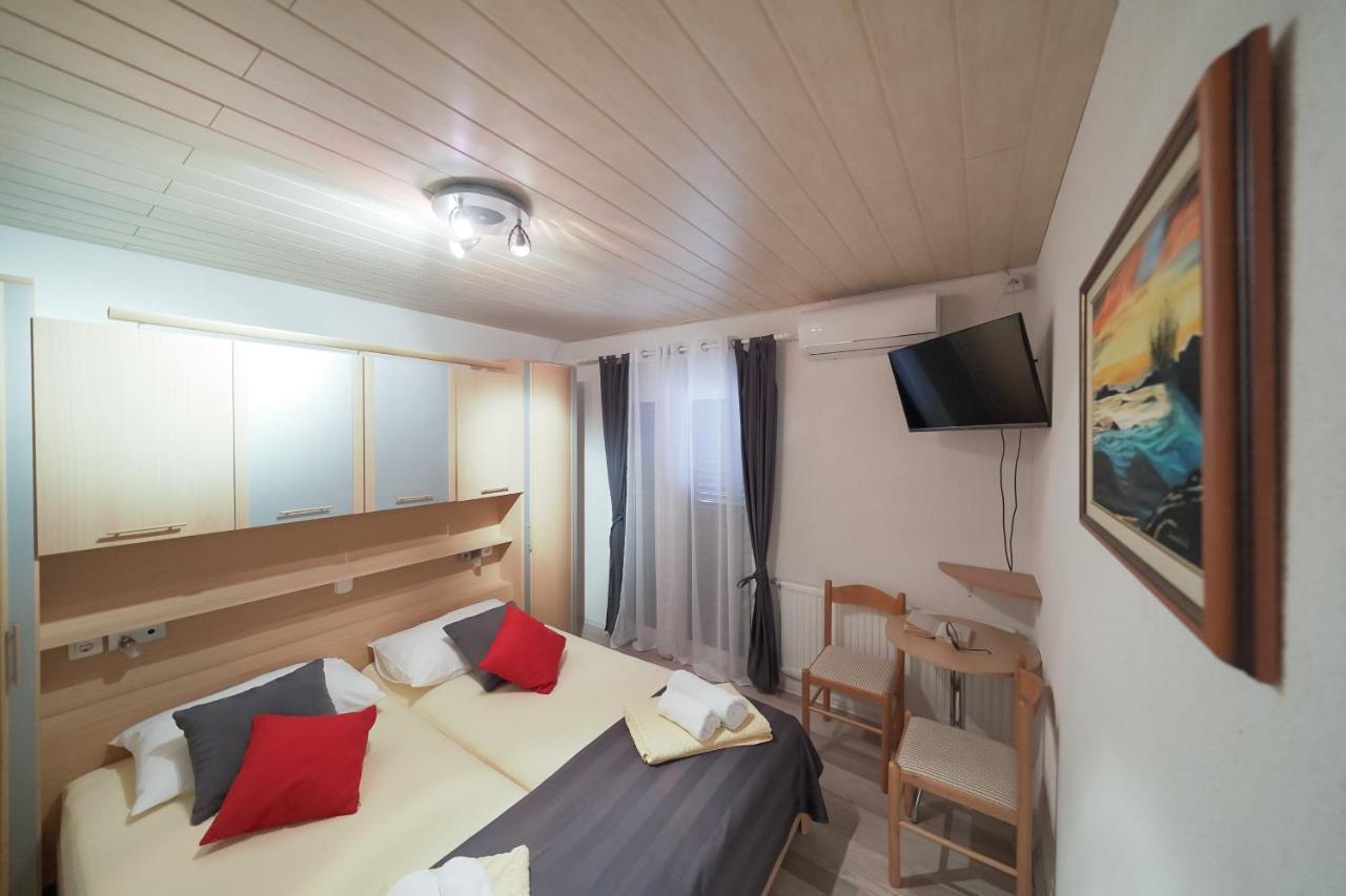 Lanterna Rooms Turanj Εξωτερικό φωτογραφία