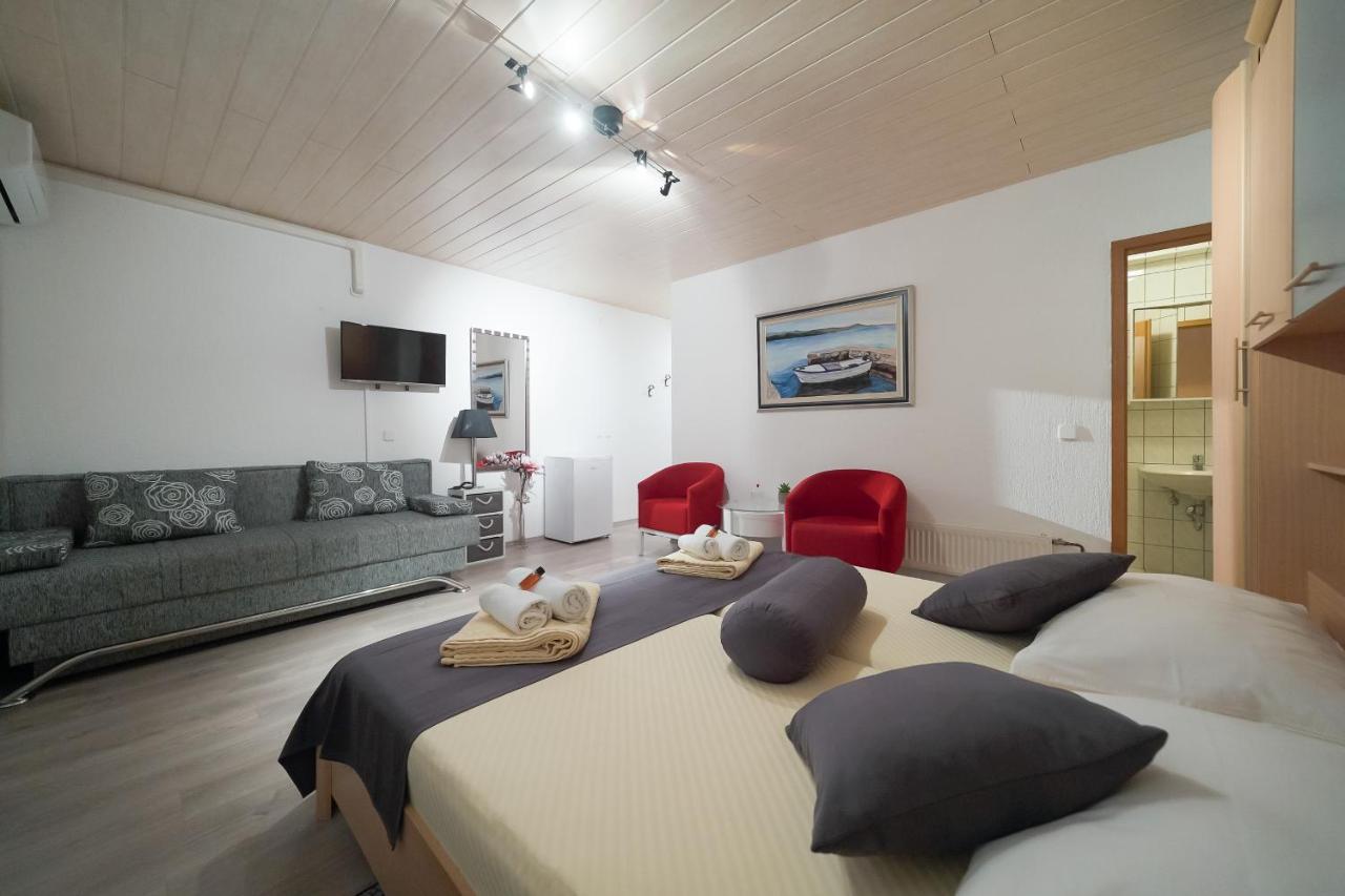 Lanterna Rooms Turanj Εξωτερικό φωτογραφία