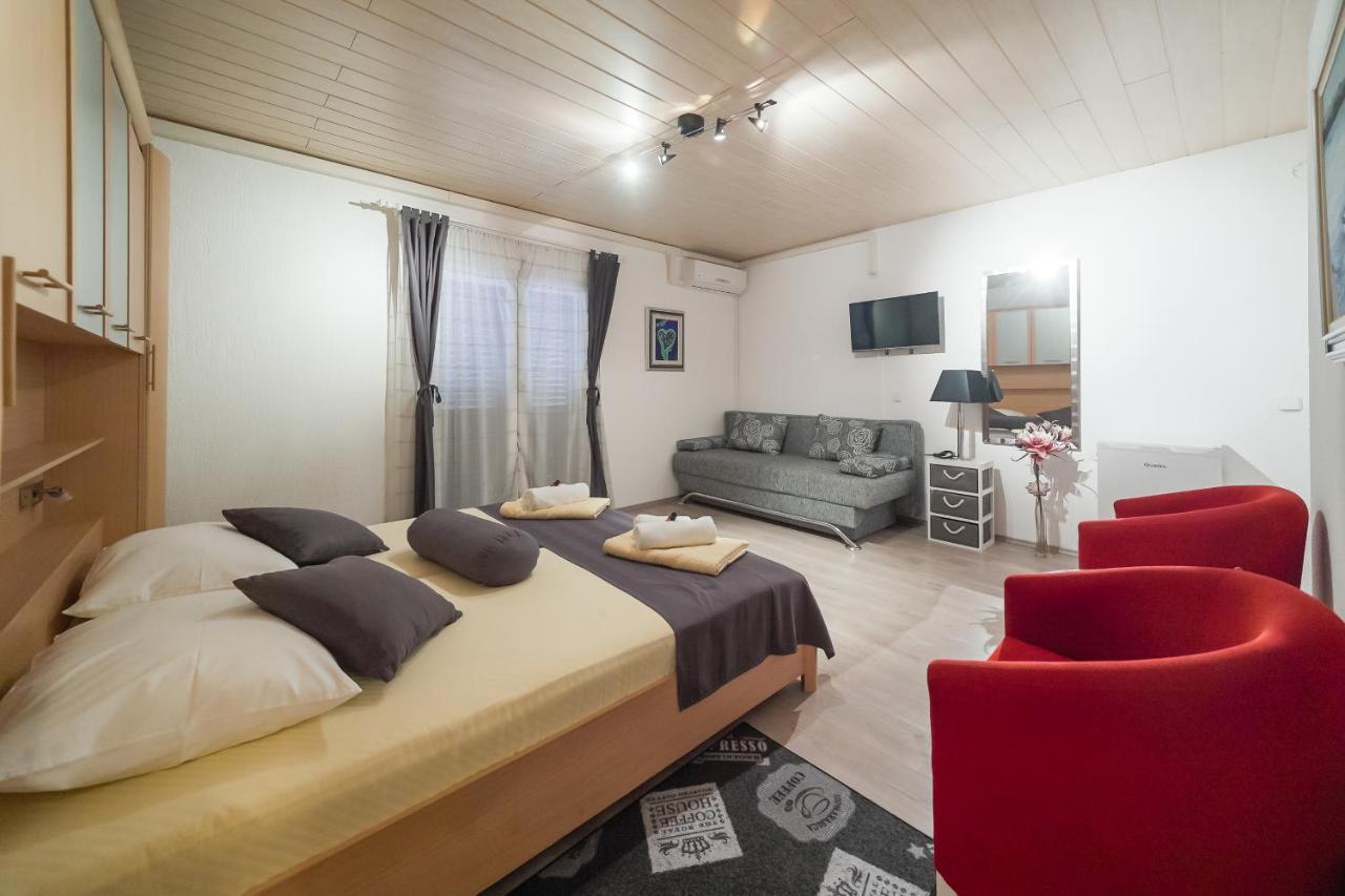 Lanterna Rooms Turanj Εξωτερικό φωτογραφία